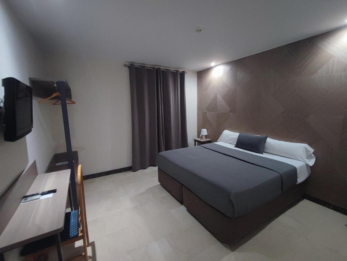 Hotel Ciudad De Navalcarnero Buitenkant foto