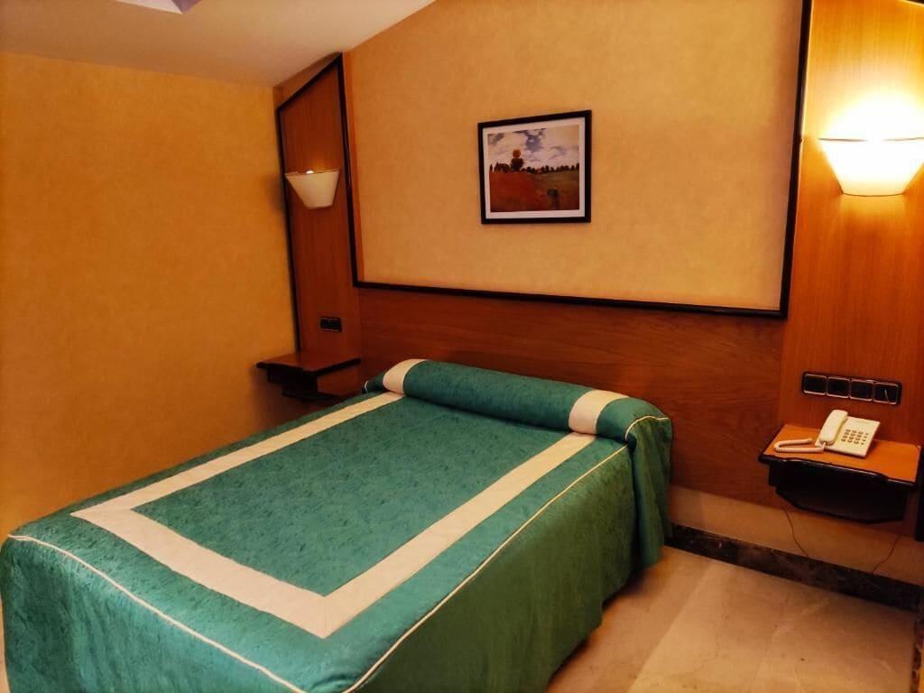 Hotel Ciudad De Navalcarnero Buitenkant foto