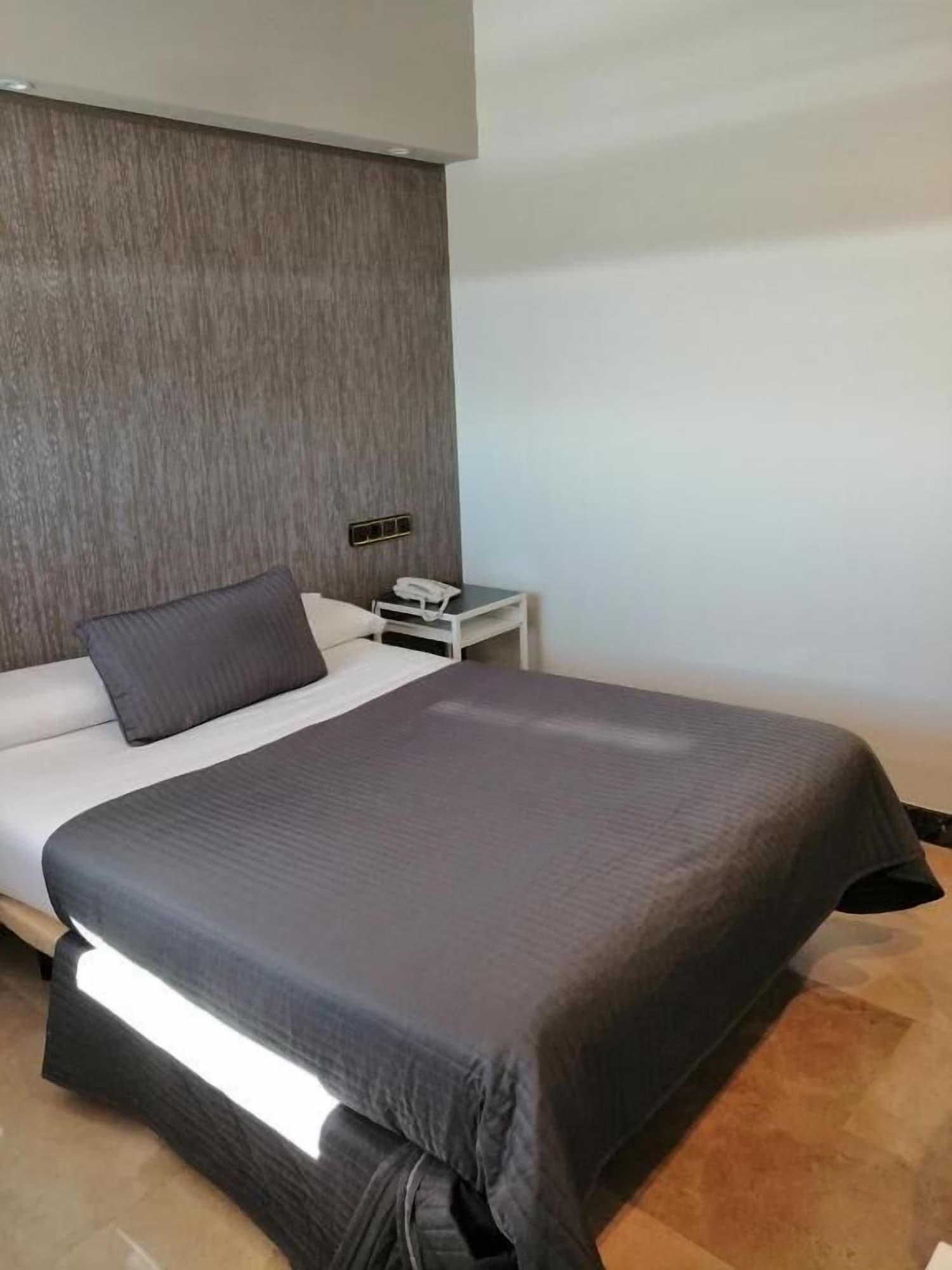 Hotel Ciudad De Navalcarnero Buitenkant foto