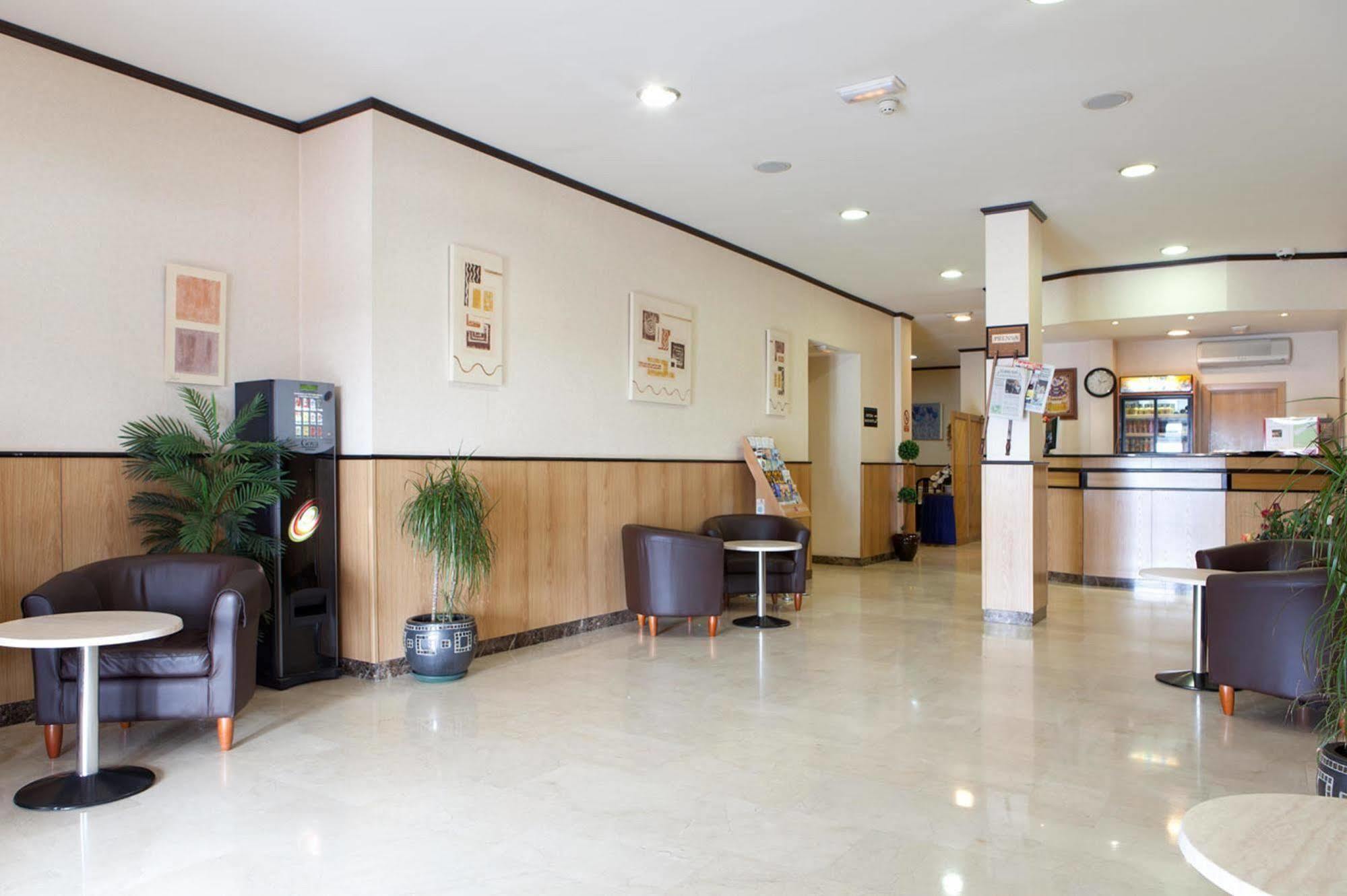 Hotel Ciudad De Navalcarnero Buitenkant foto