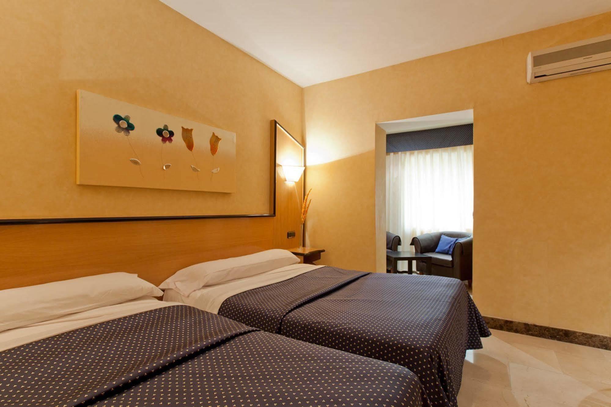 Hotel Ciudad De Navalcarnero Buitenkant foto